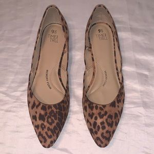 Cheetah Print pointed toe flats